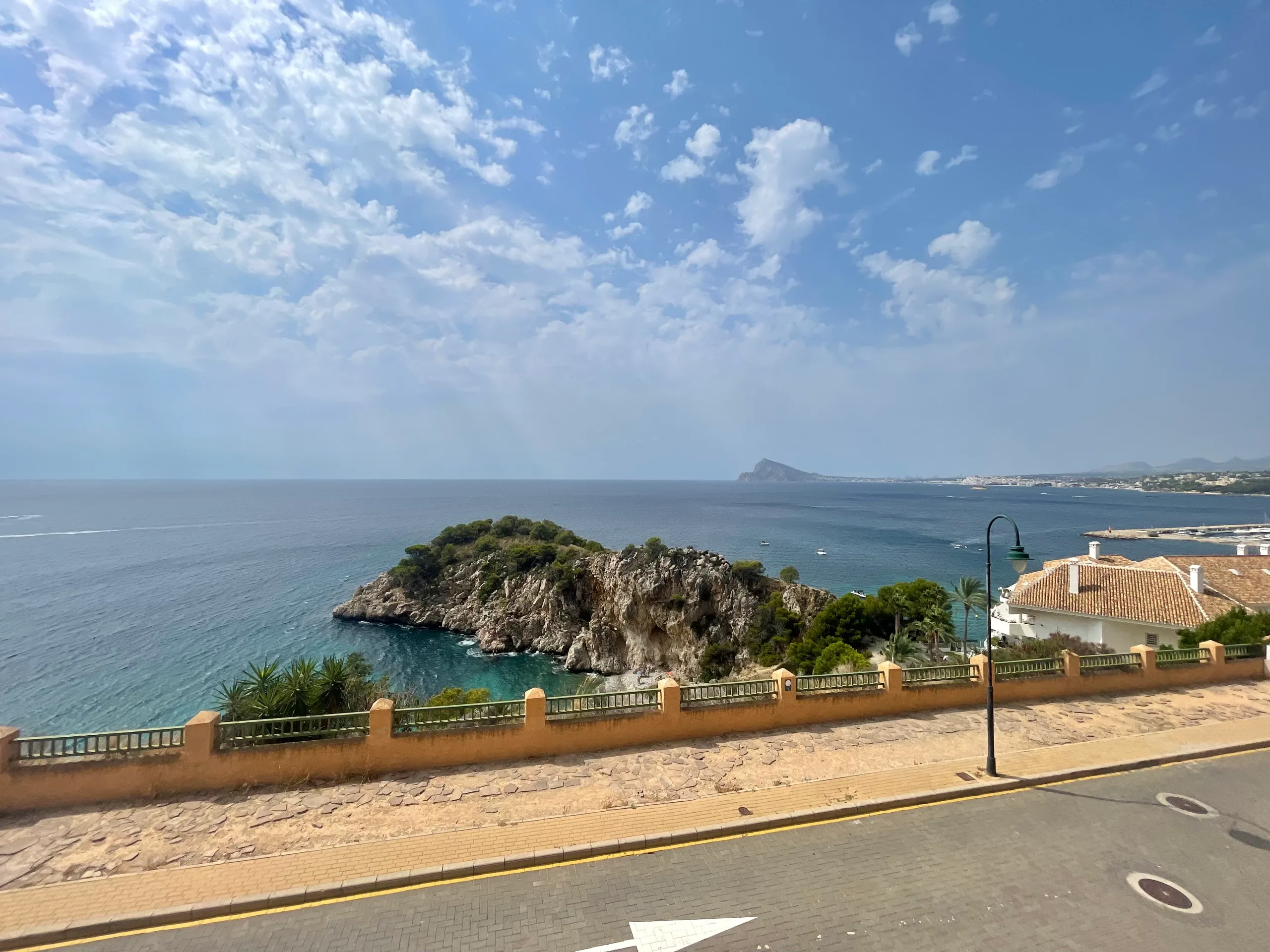 Apartamento reformado en primera línea de mar: foto 2 de 9