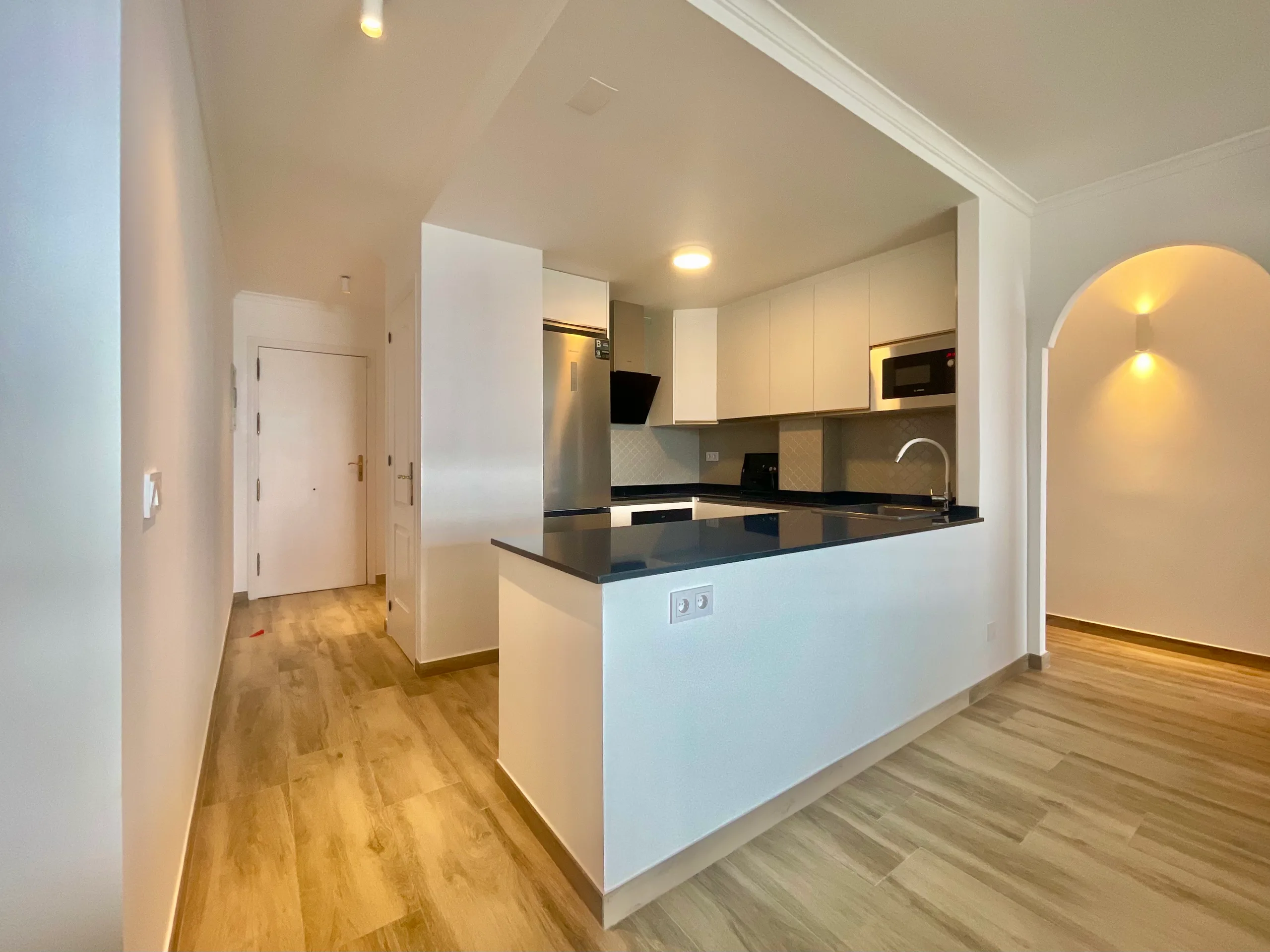 Apartamento reformado en primera línea de mar: foto 3 de 9