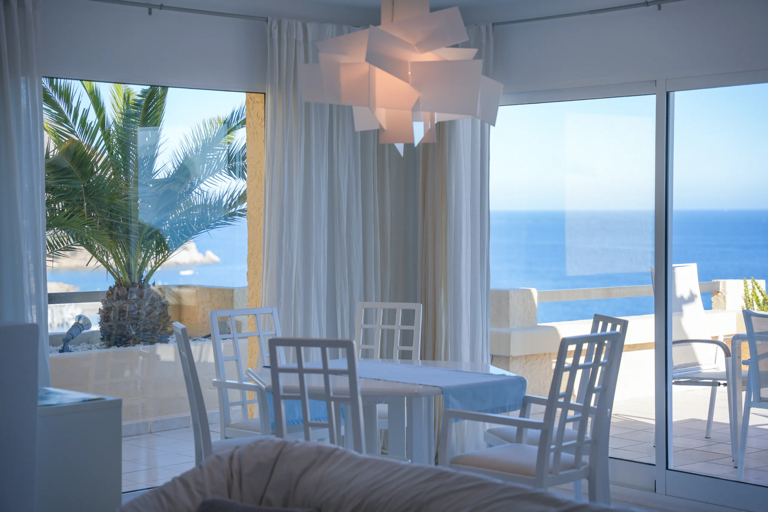 Ático con una terraza sobre el mar: foto 8 de 9