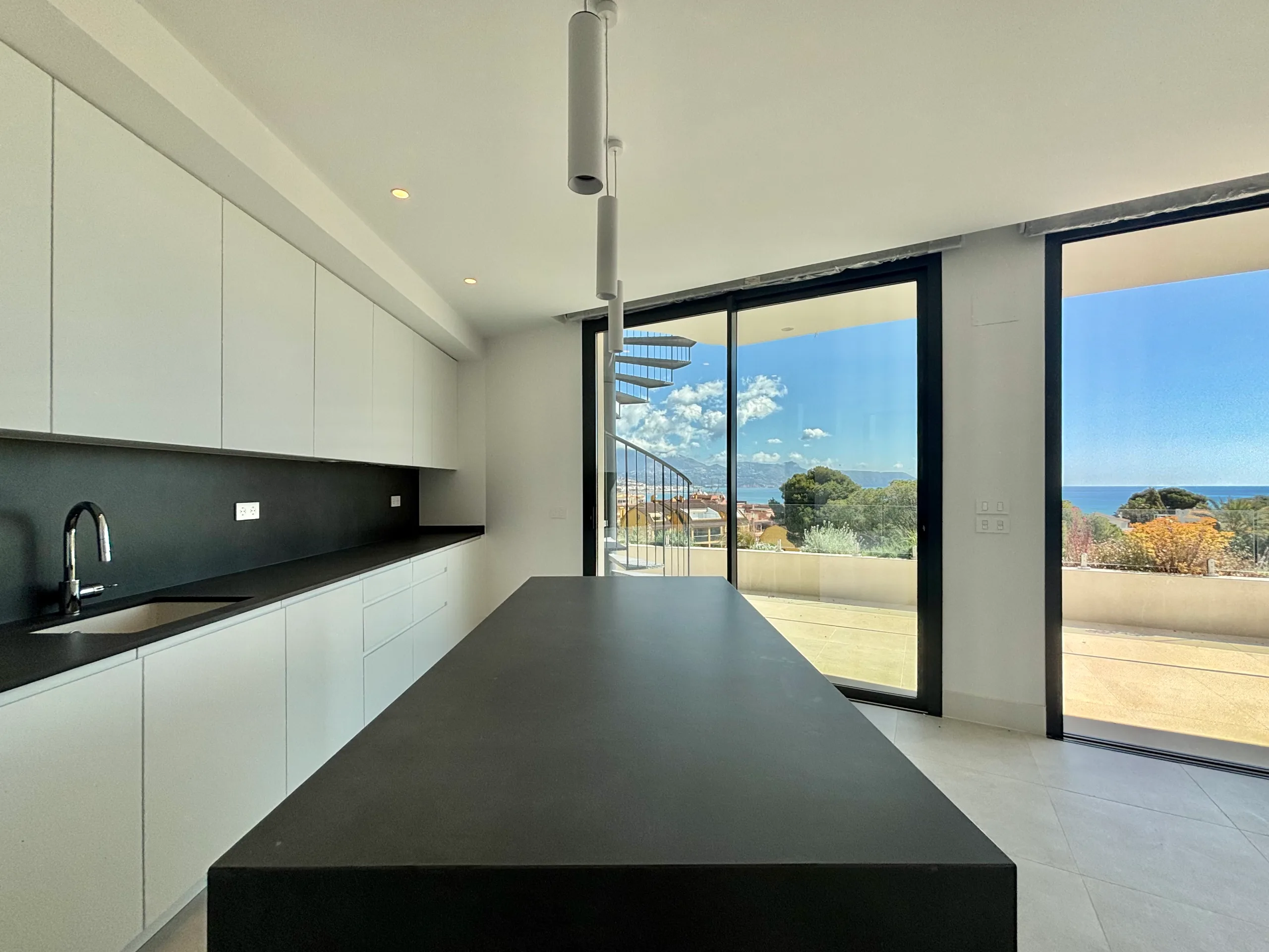 Ático dúplex a estrenar con vistas al mar: foto 4 de 9