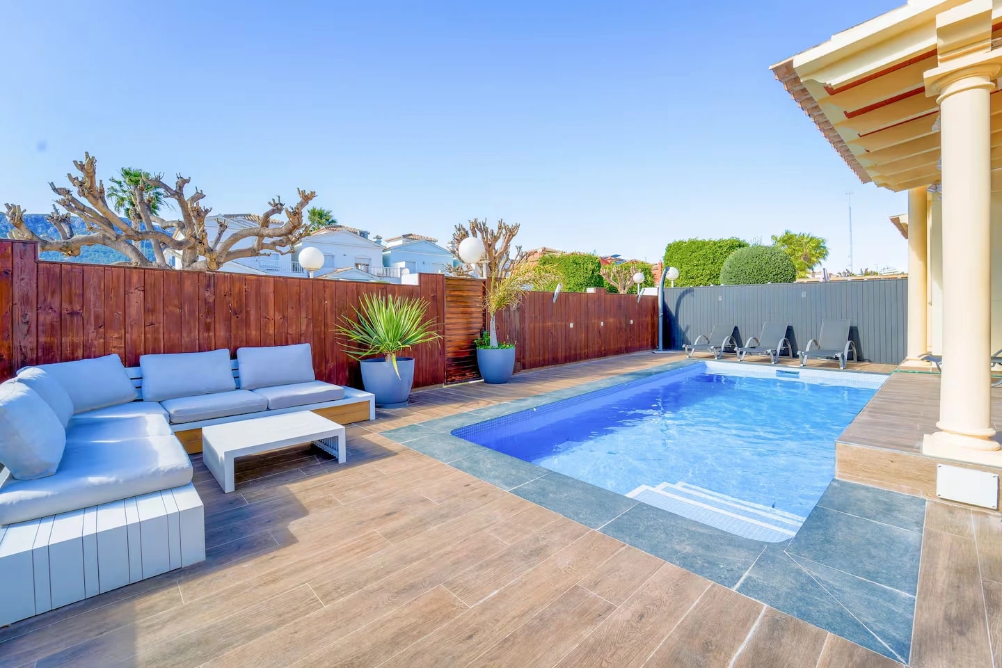 Chalet con piscina privada, en Calp